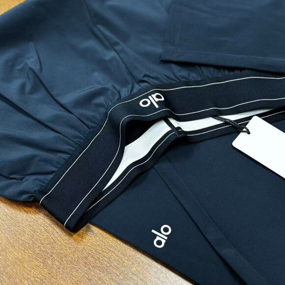 ALO Yoga Suit Up Trouser Navy Blue (Regular)🥰🥰 - Picture 4 of 10